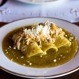 Enchiladas Verdes o Rojos con Pollo Keto